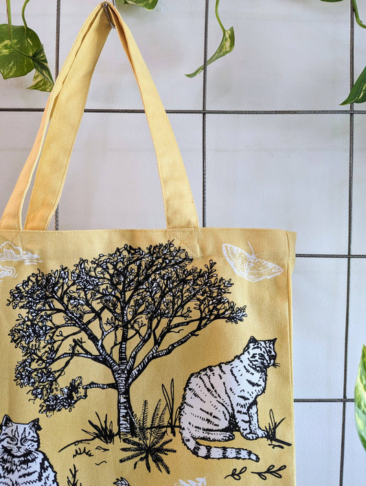 Outside Cats Tote Bag