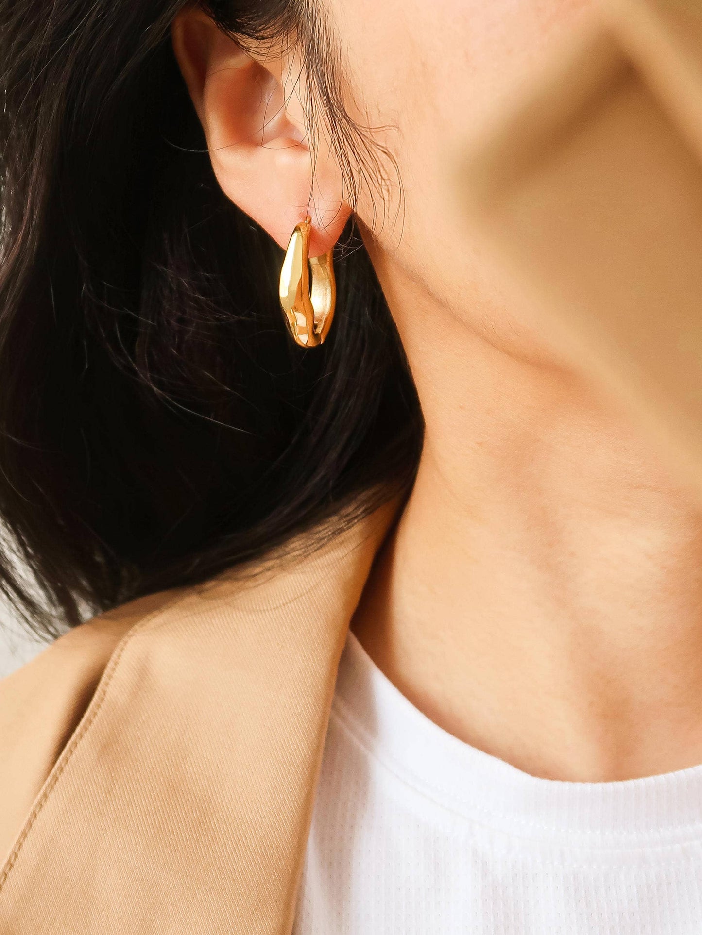 Darcy 18K Oval Hoop Earring