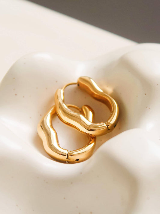 Darcy 18K Oval Hoop Earring