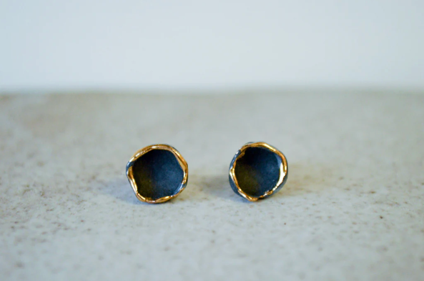 Hana studs