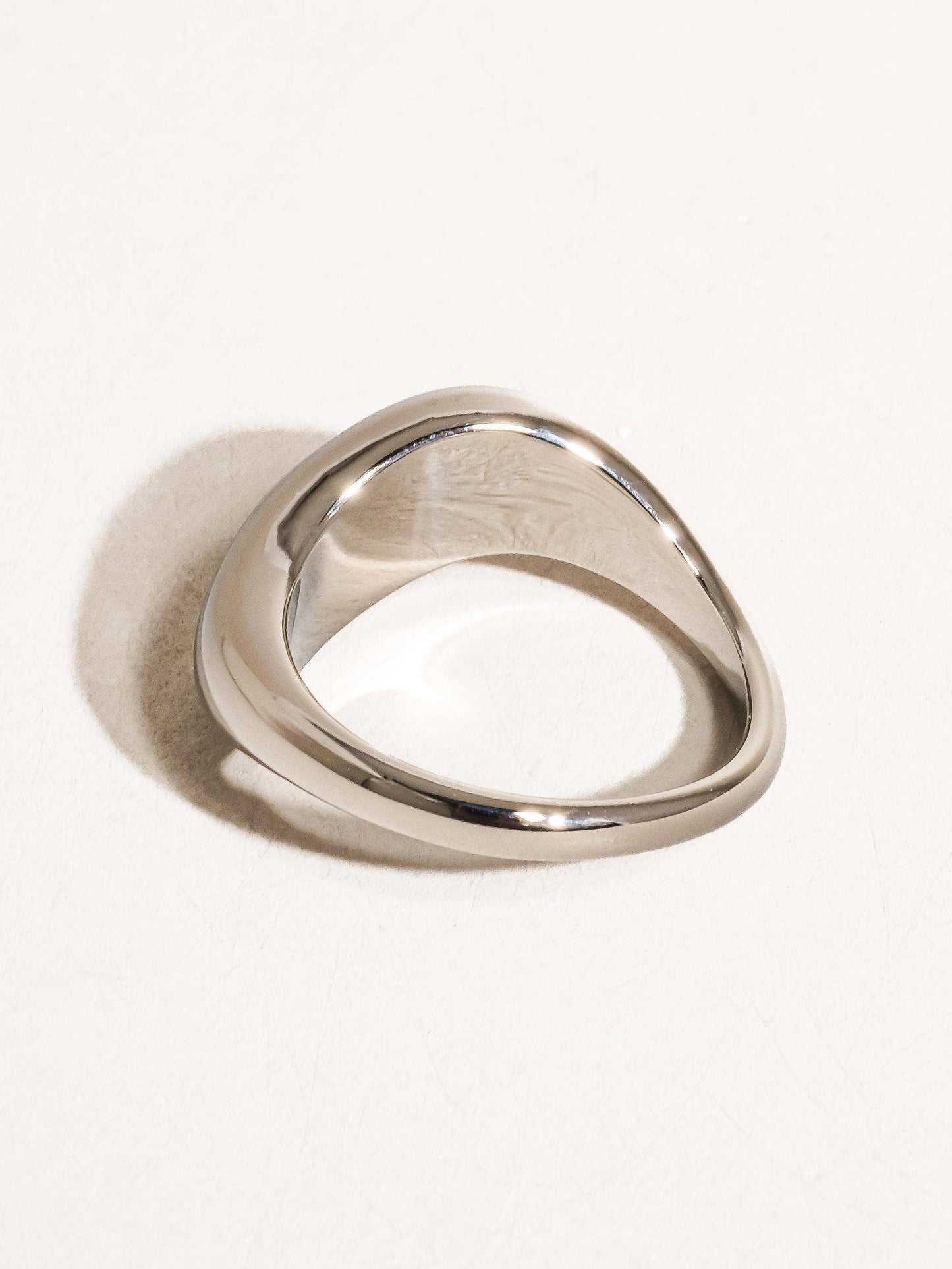 Erin 18K Classic Wavy Band