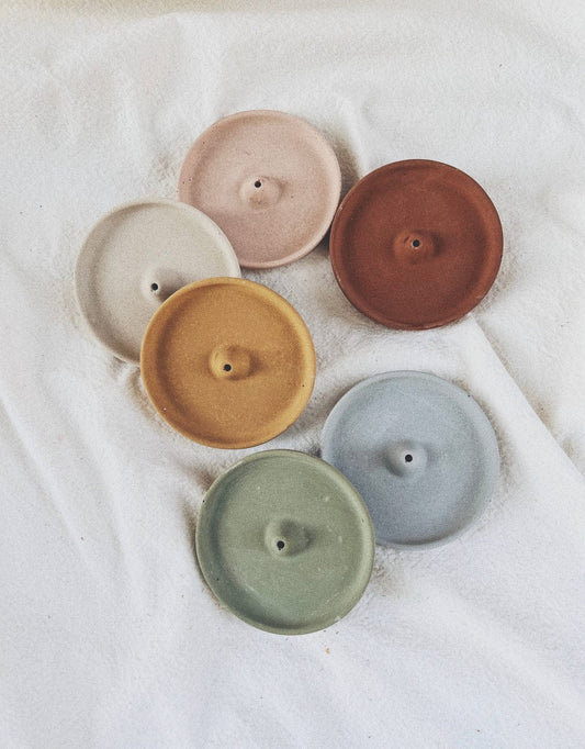 Räucherstäbchenhalter „Love“ aus Keramik