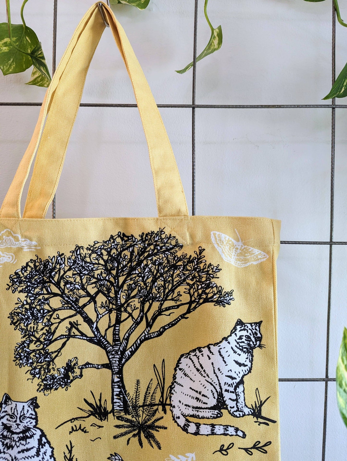 Outside Cats Tote Bag