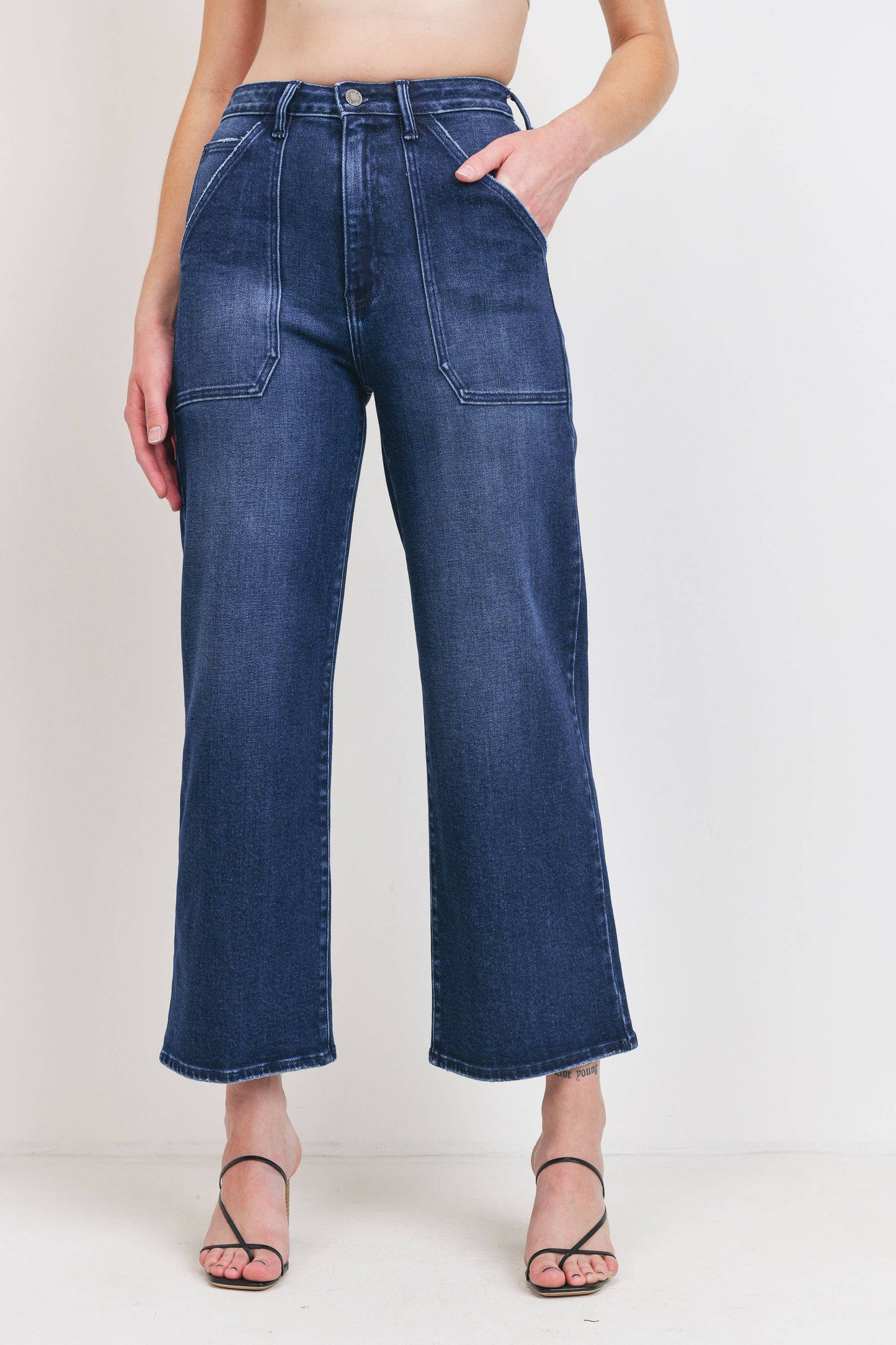 Cargo Pocket Wide Leg Jean