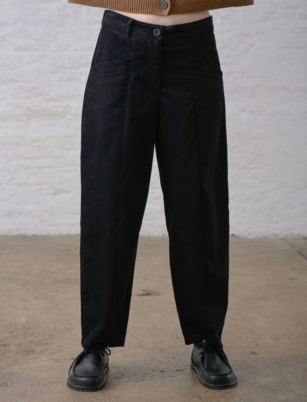 Loren Barrel Pants in Thin Black Cord