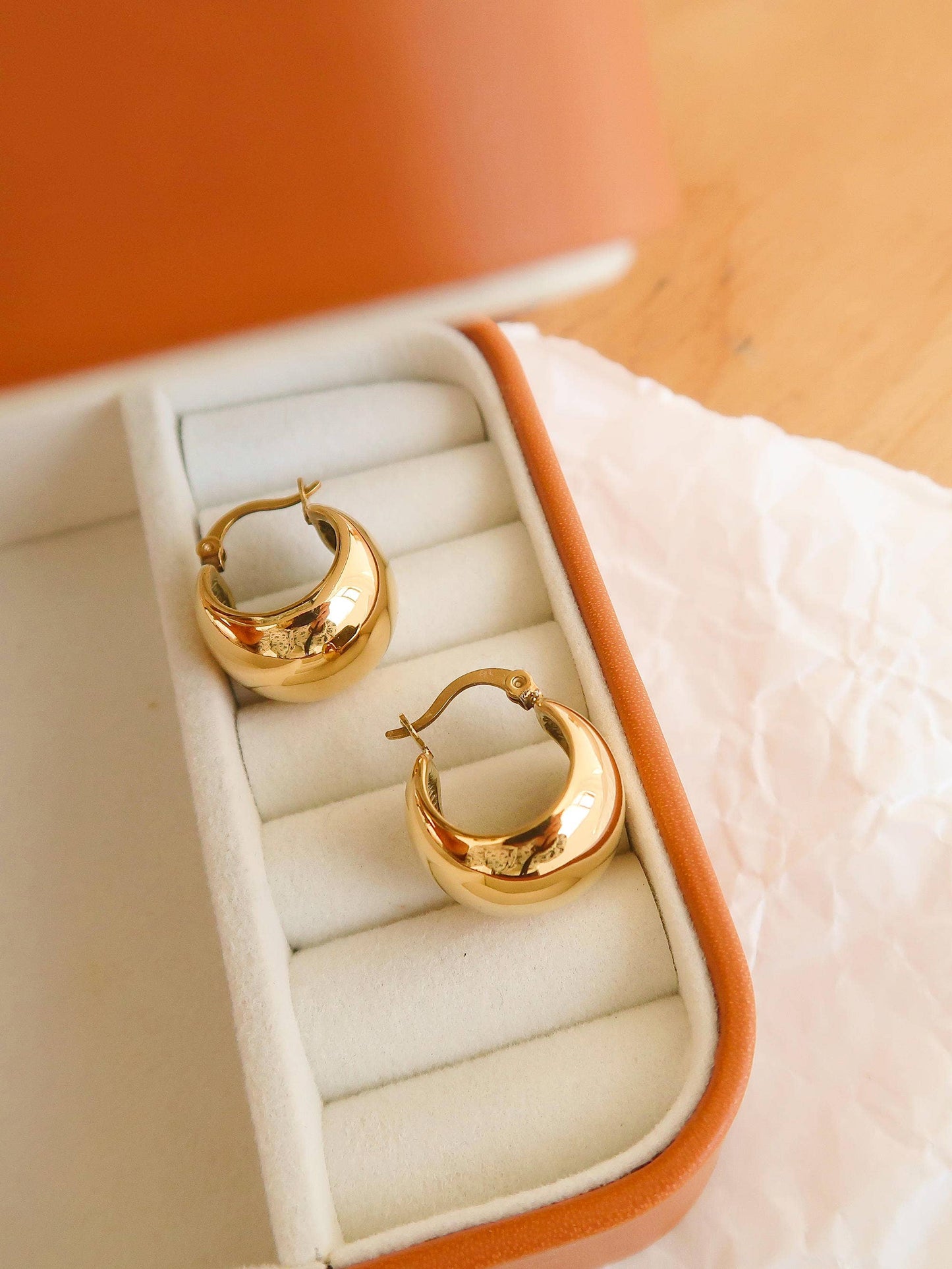 Amélie Huggie Earring