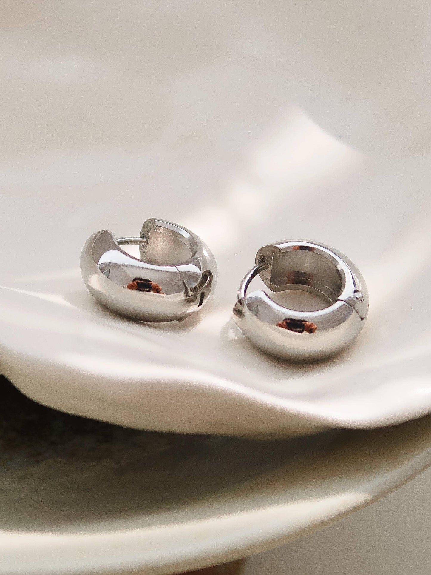 Blandine 18K Non-Tarnish Small Classic Hoop Earring