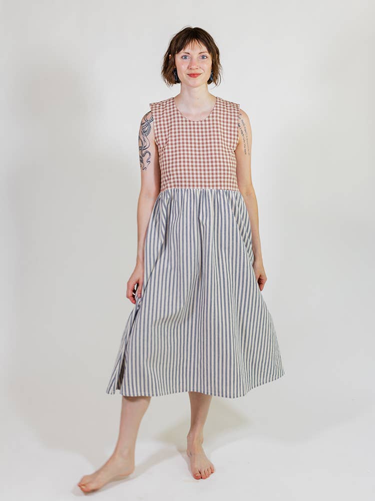 Lila Kleid mit Gingham-Streifen-Mix