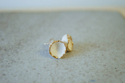 Hana studs