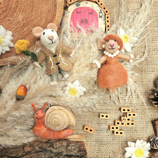 Sadie the Snail Ornament