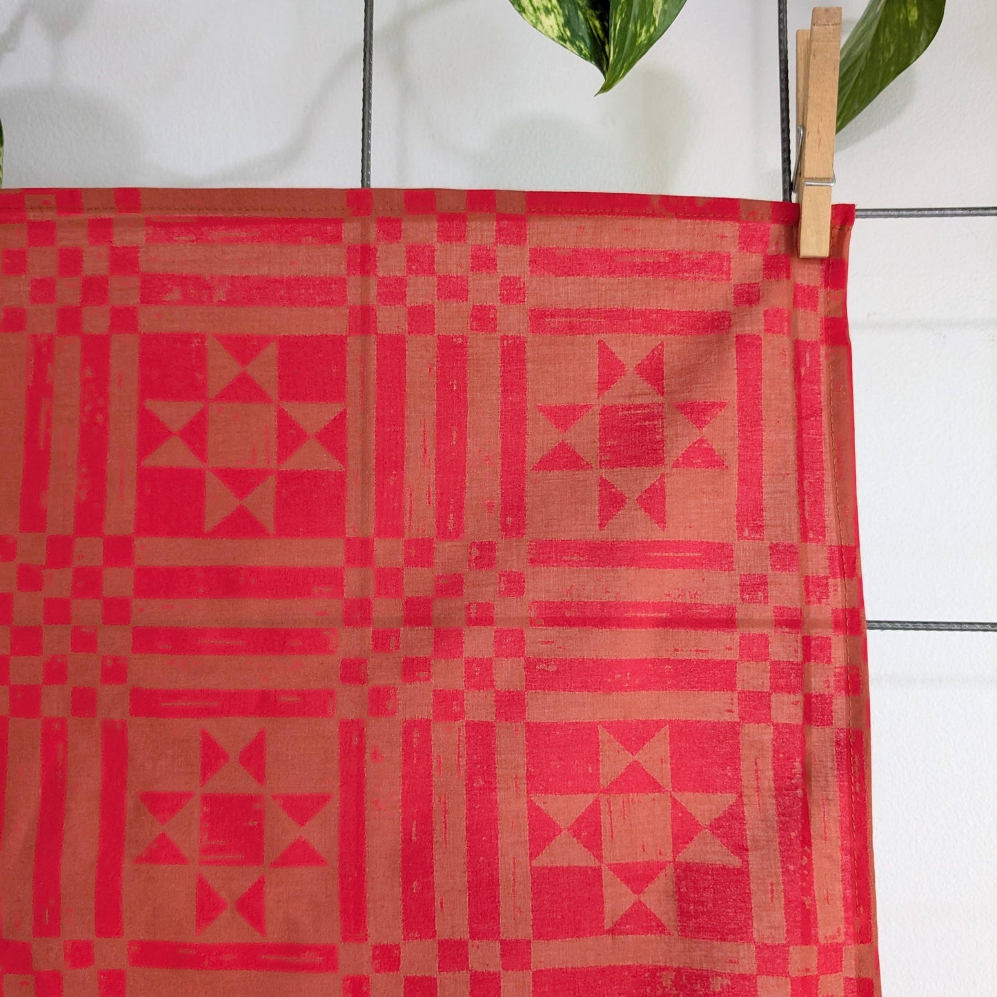 Sawtooth Red Bandana