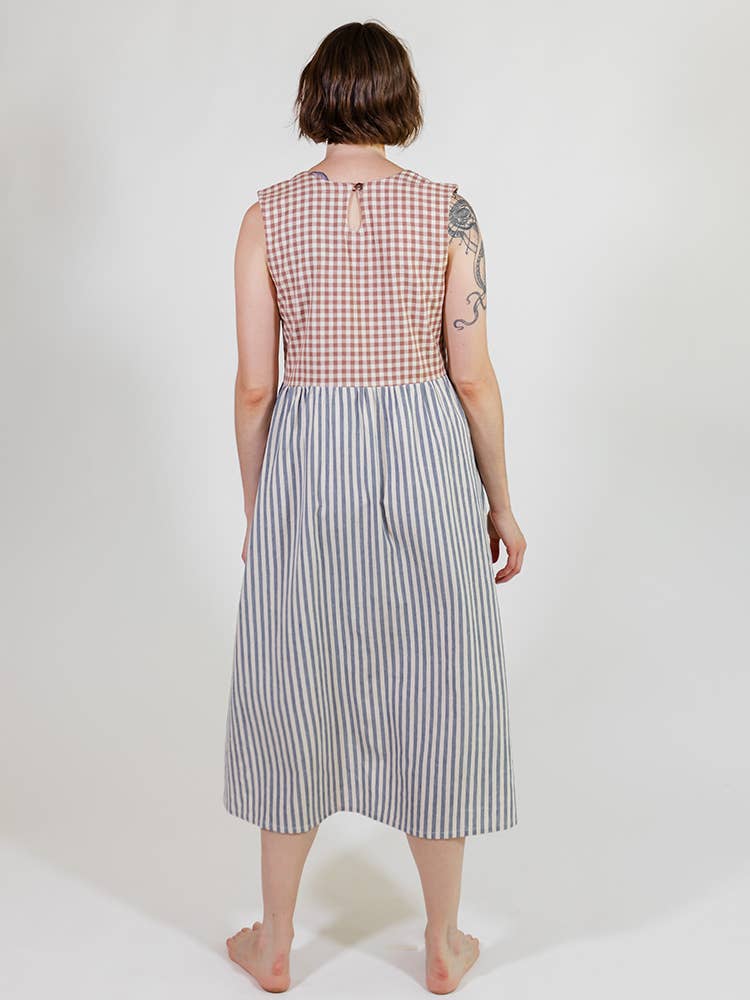 Lila Kleid mit Gingham-Streifen-Mix