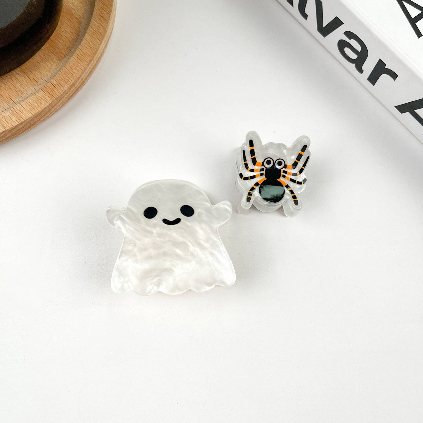 White Ghost Hair Claw