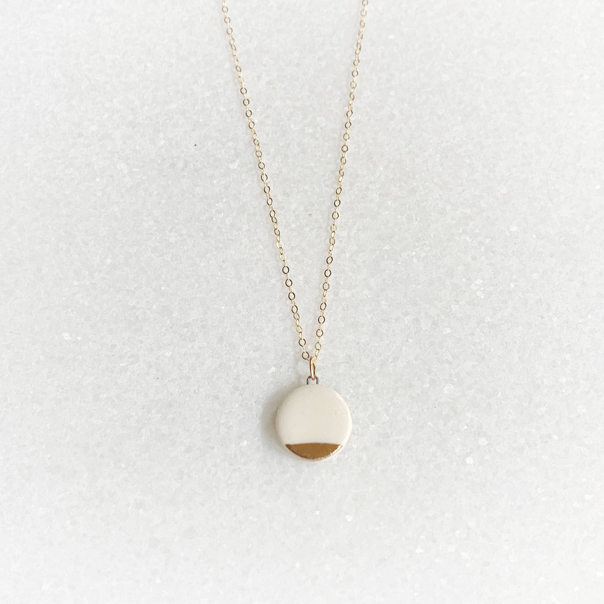 Small Circle Necklace - White/Gold