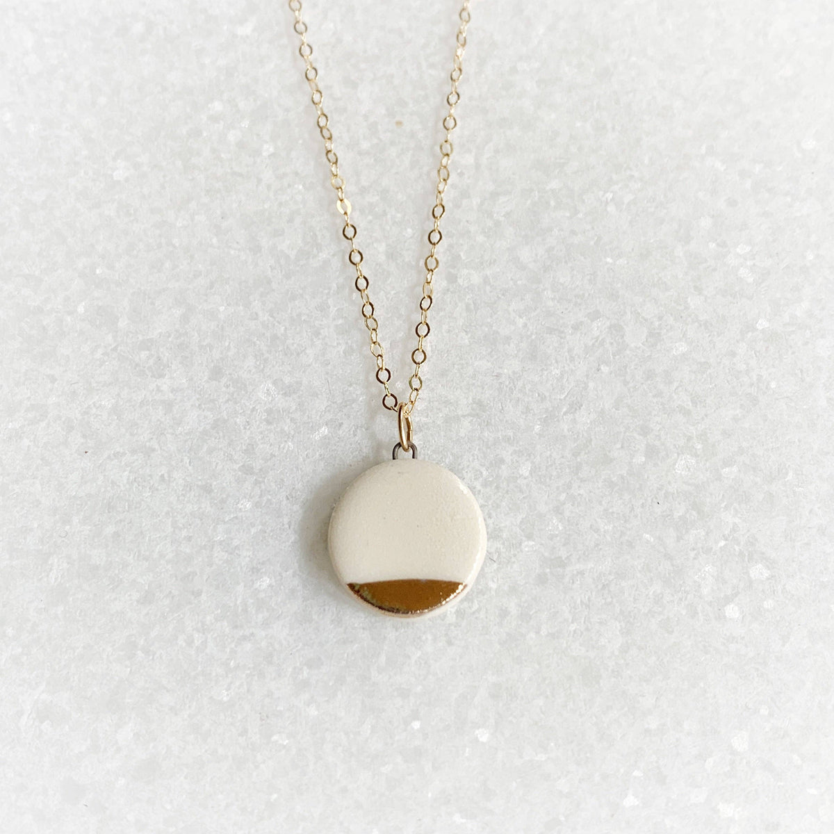 Small Circle Necklace - White/Gold