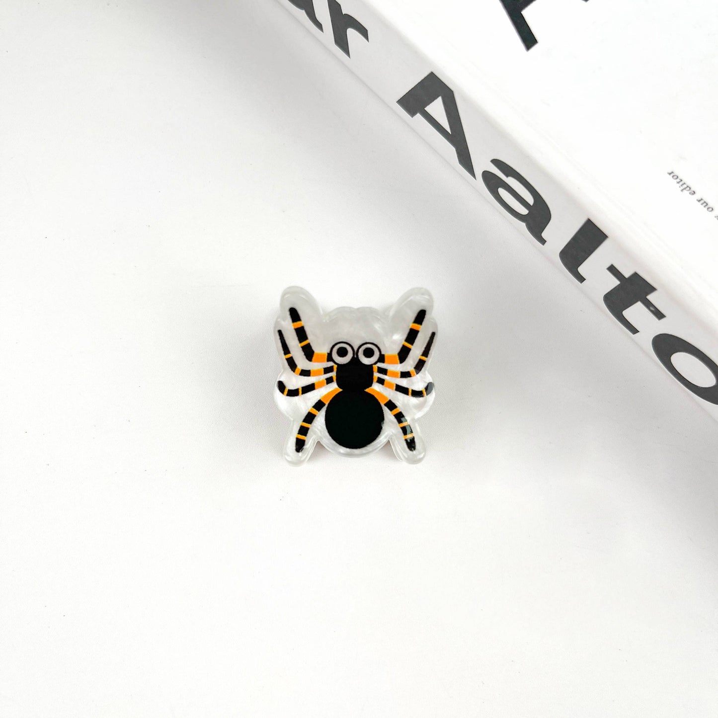 White Ghost Hair Claw
