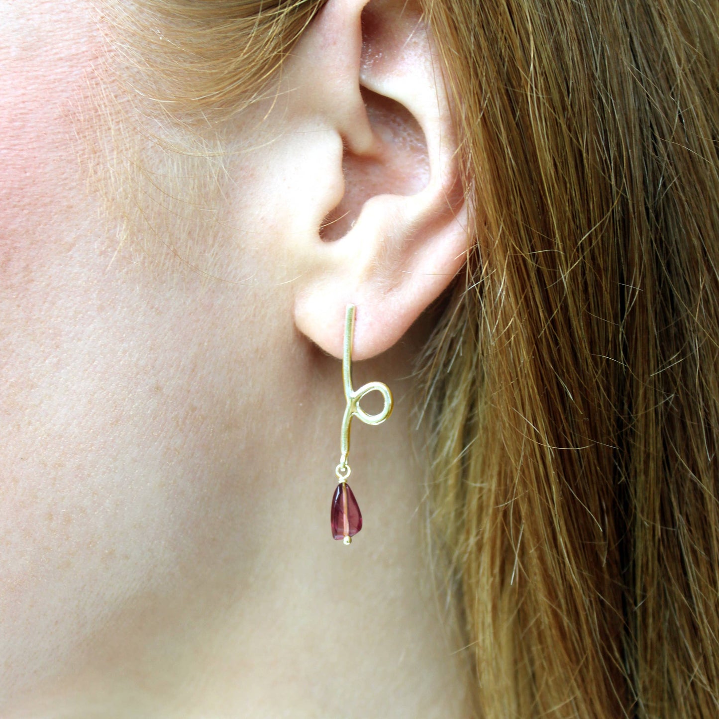 Short Reflection Earrings with Rhodolite Garnet