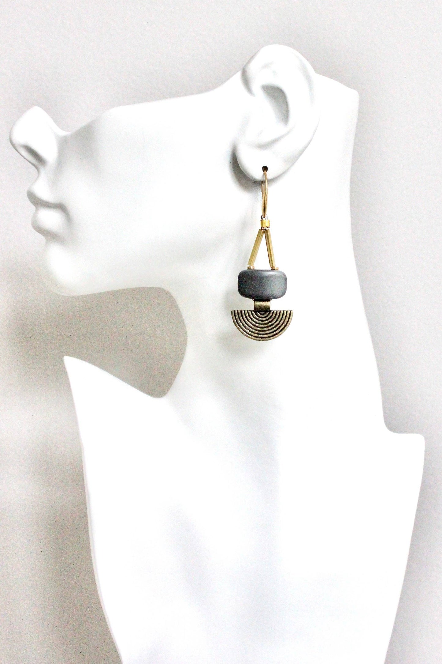 Artdeco Hematite earrings