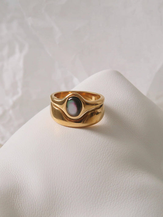 Alouette 18K Gold Non-Tarnish Stone Wave Ring