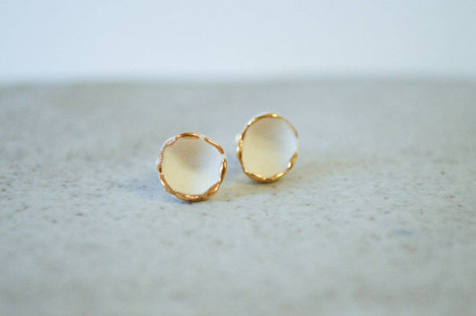 Hana studs