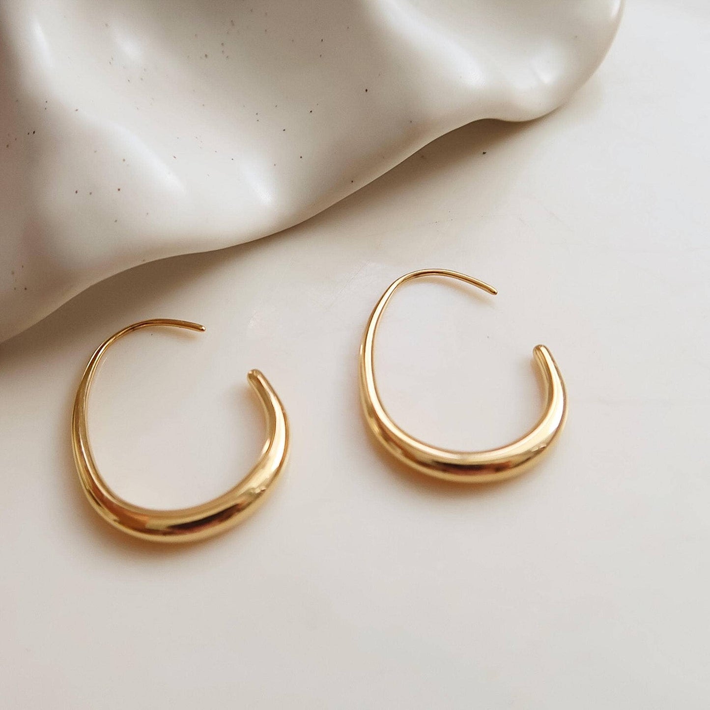 Cyril Minimalist Open Hoop Earrings