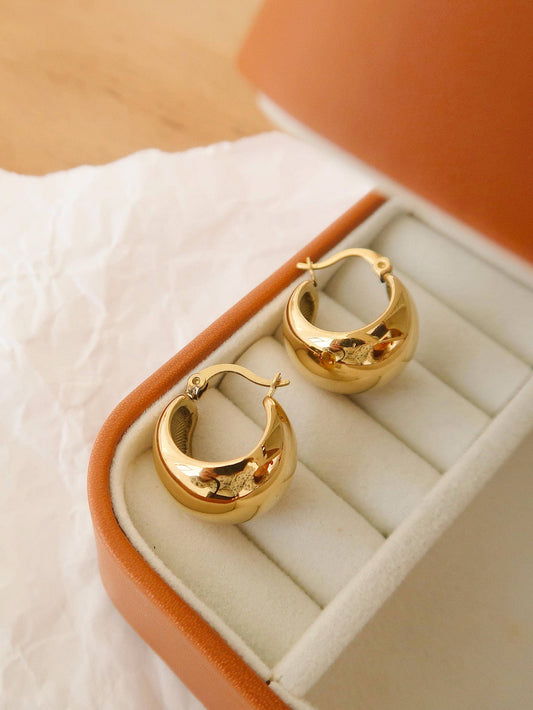 Amélie Huggie Earring