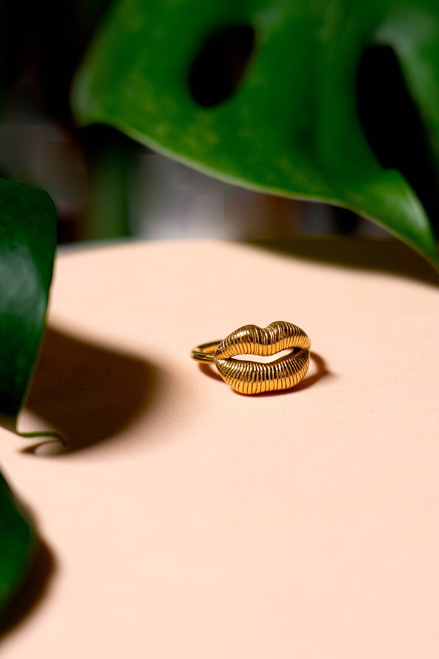 Lips Ring - 18K Gold Plated