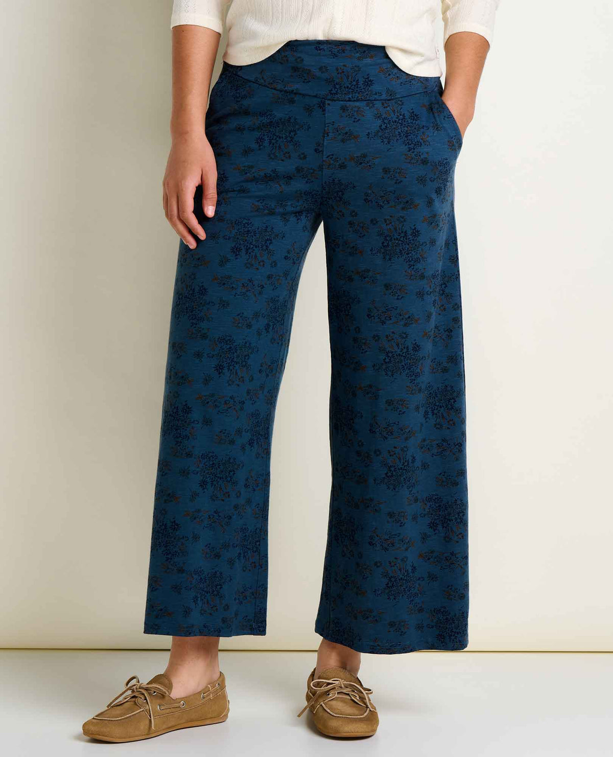 Chaka Wide Leg Crop Pant