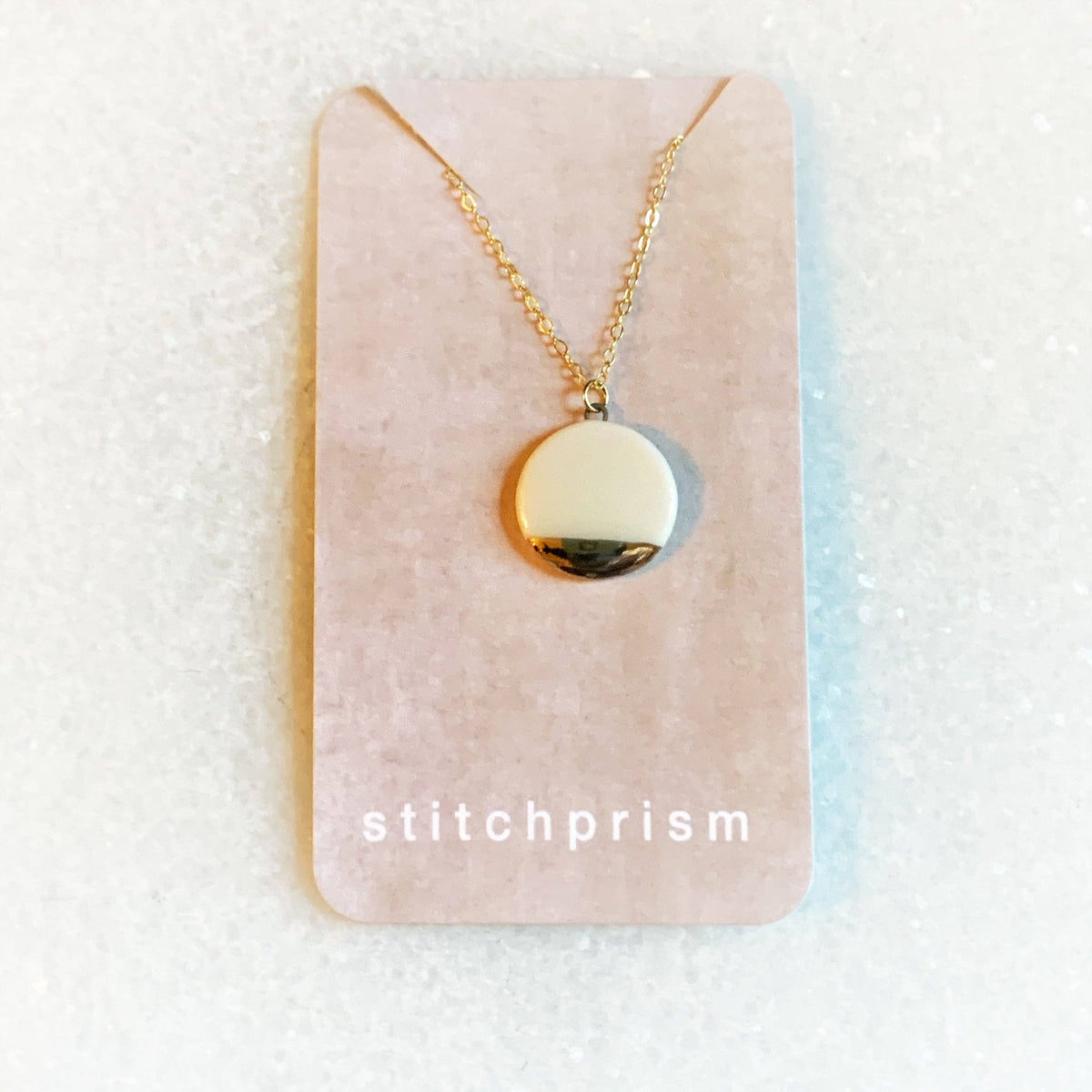 Small Circle Necklace - White/Gold