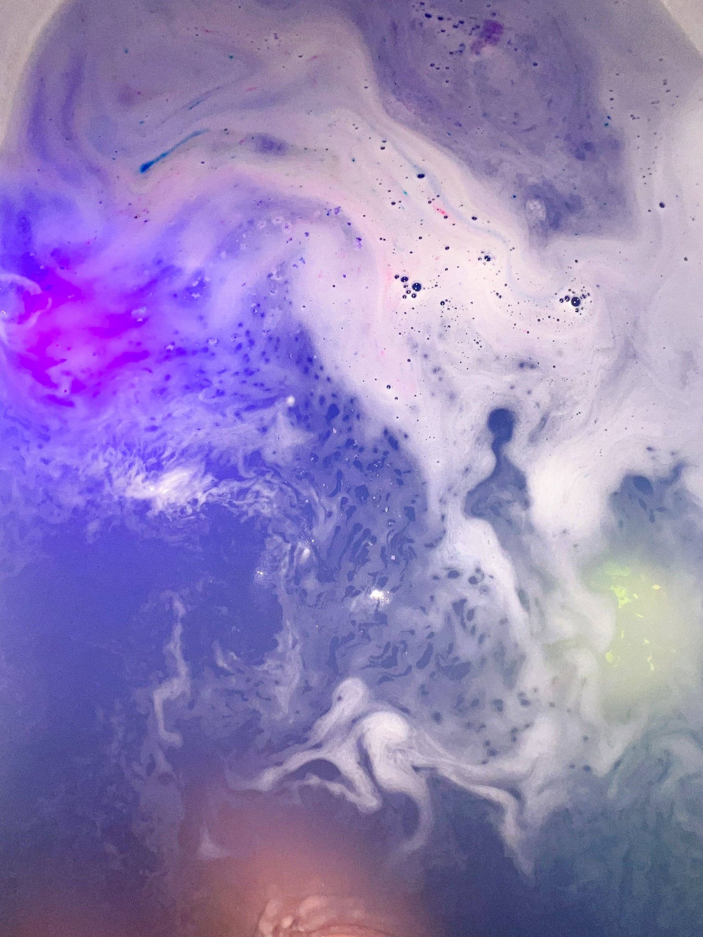 Metamorphic - Vegan Crystal Infused Bath Bomb