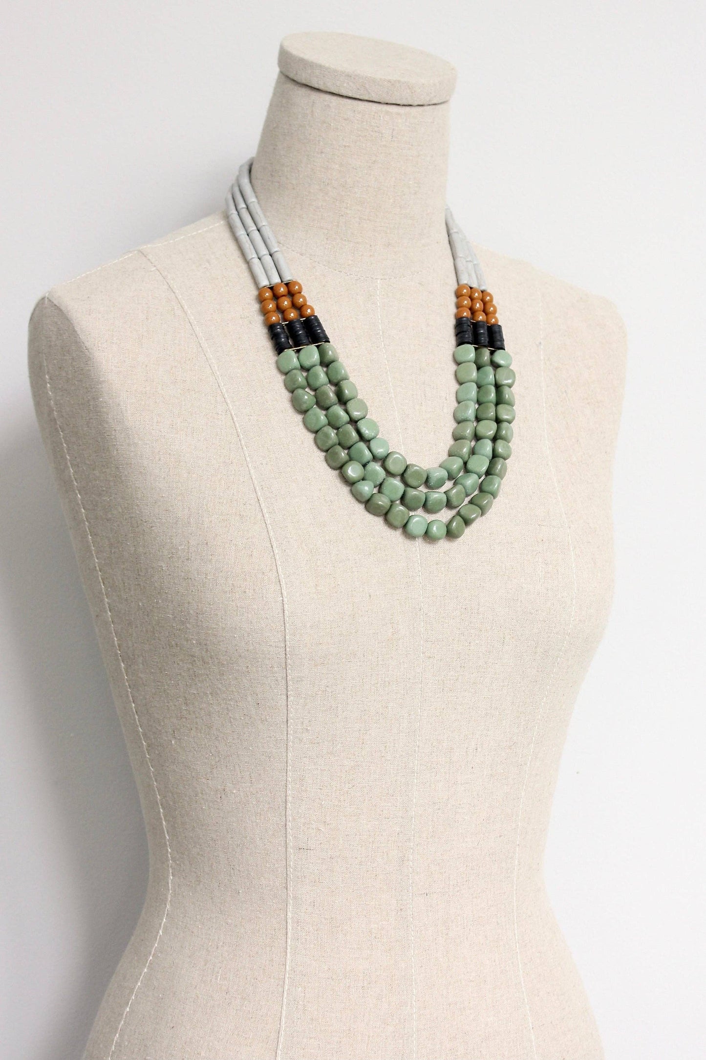 Magnesite & Glass Necklace