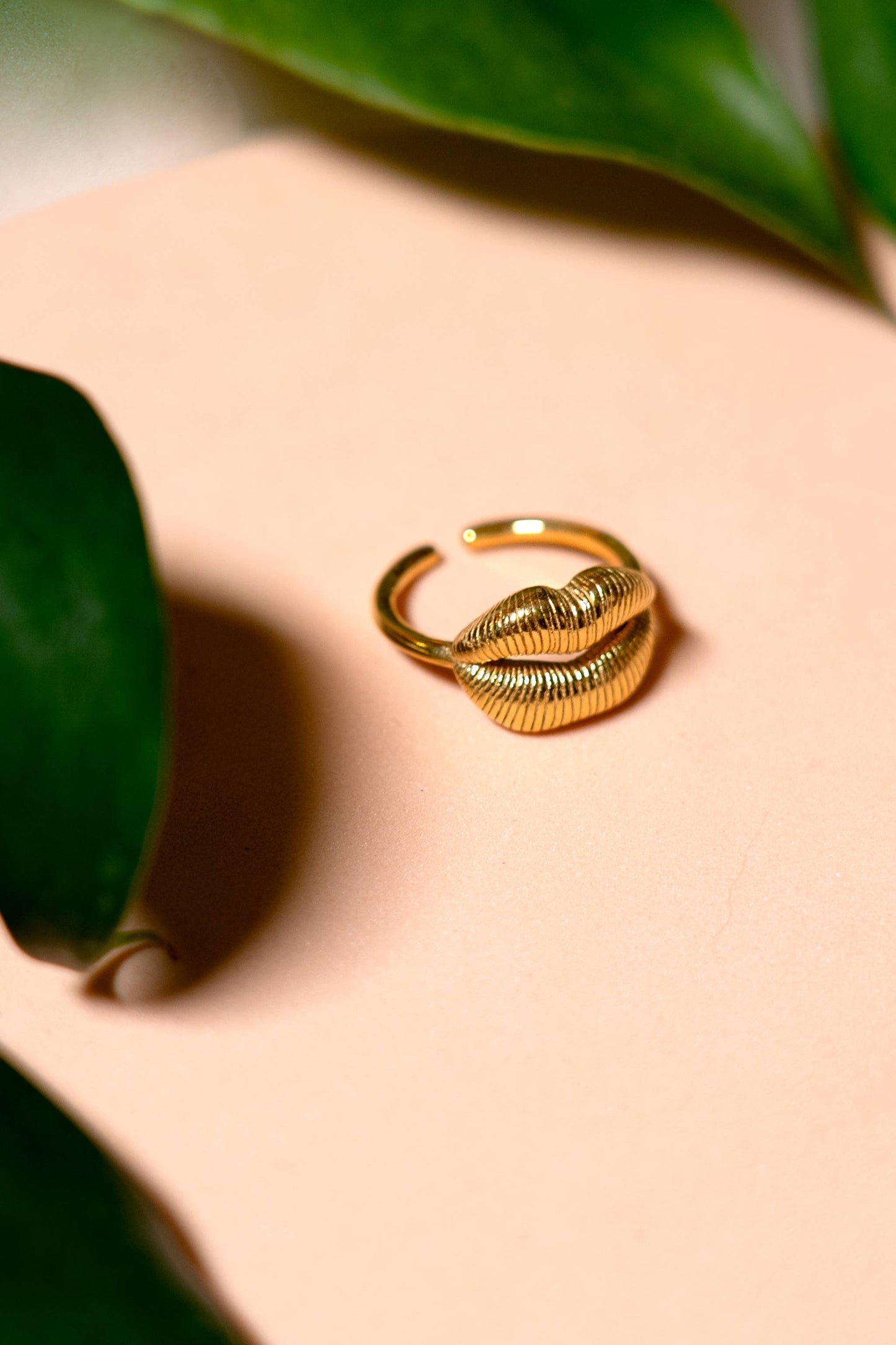Lips Ring - 18K Gold Plated