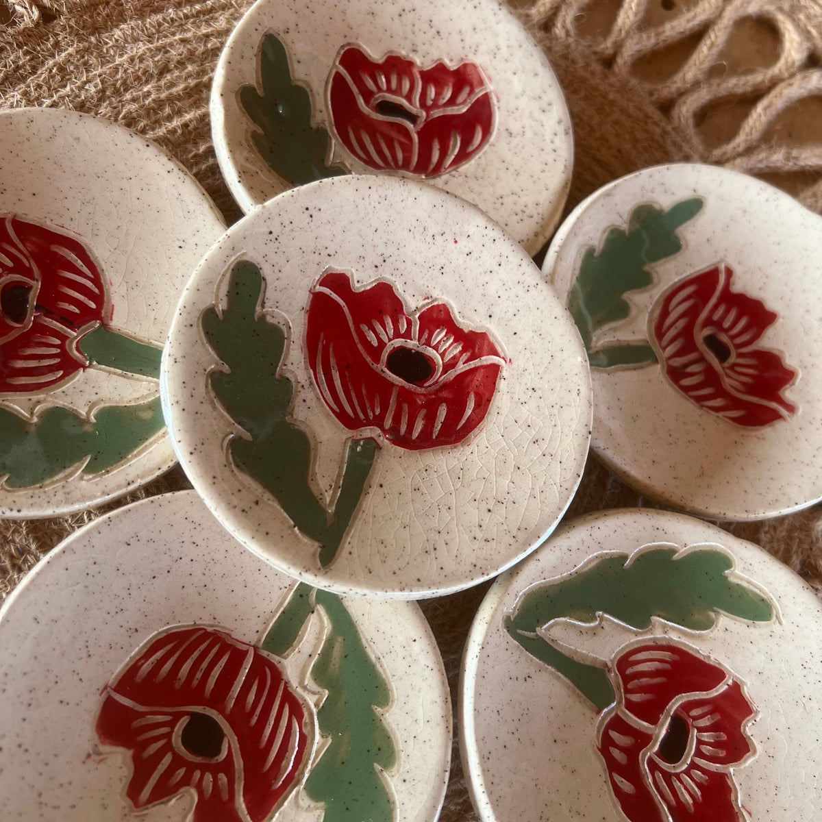Red Poppy Sgraffito Tea Rest