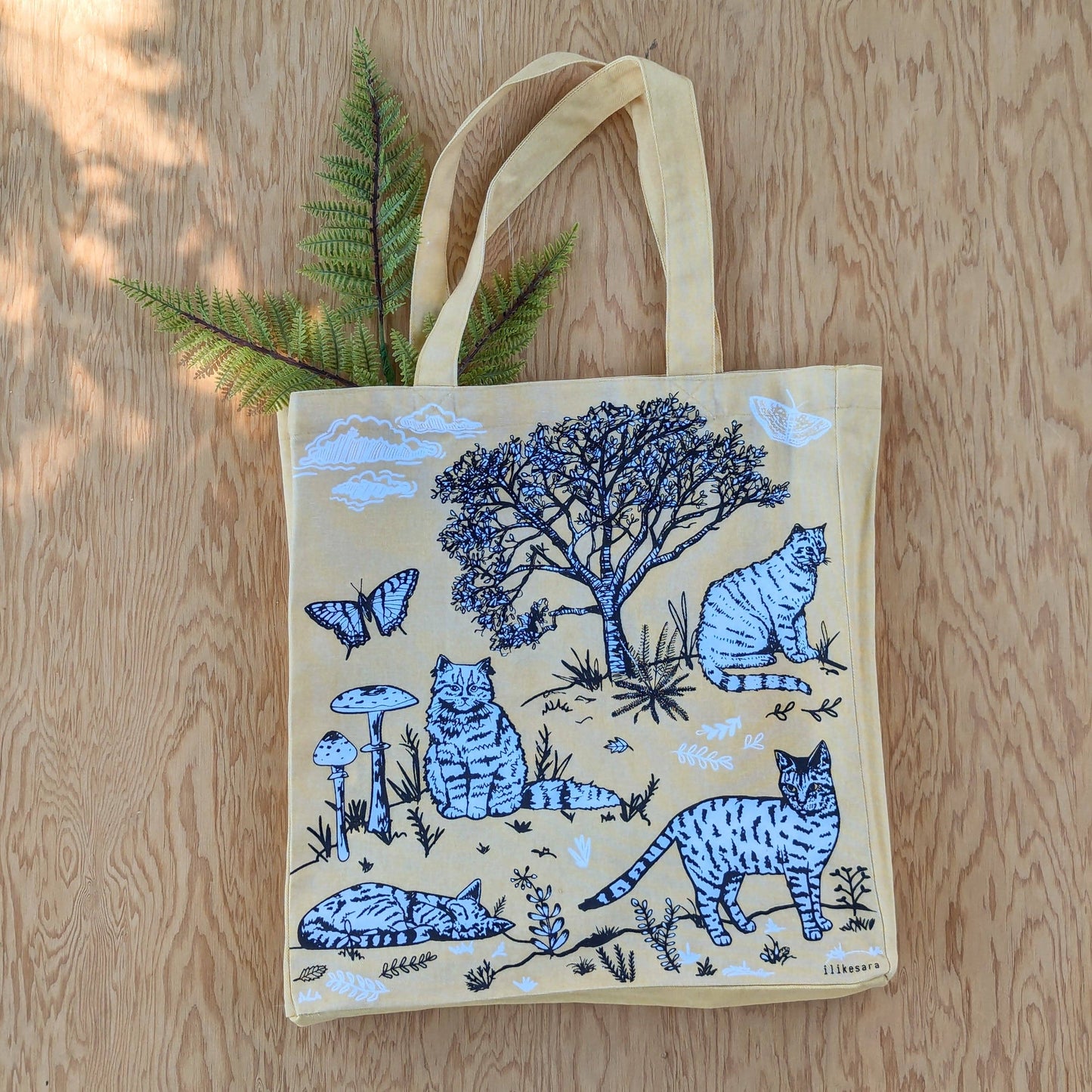 Outside Cats Tote Bag